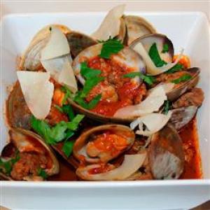 Clams and Sausage in Spicy Marinara with Crostini_image