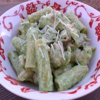 Roasted Chicken Rigatoni With Mushrooms and Broccoli Sauce_image