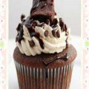 Chocolate Cupcakes with Cookie Dough Frosting_image