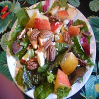 Mixed Greens Salad, Pears, Apple and Toasted Pecans image