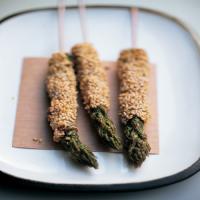 Sesame-Coated Pancetta-Wrapped Asparagus_image