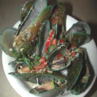 Steamed Mussels With Chilli and Coriander_image