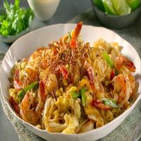 Spicy Shrimp and Tofu Pad Thai_image