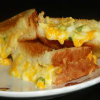 Andrea Spadoni's Deluxe Grilled Cheese_image