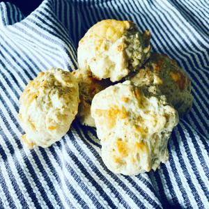 Cheddar and Chive Scones_image