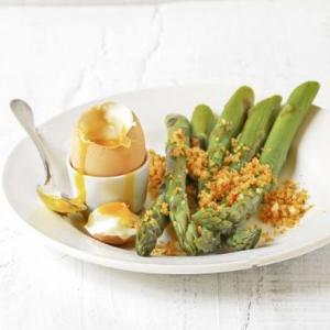 Asparagus soldiers with a soft-boiled egg_image