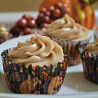 Pumpkin Spice Cupcakes With Cream Cheese Frosting_image