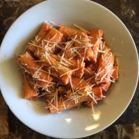 Penne and Vodka Sauce image