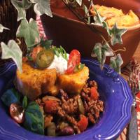 Simple Mexican Chili Pie With Garlic_image