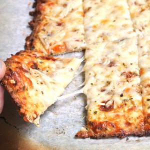 Gluten Free, Grain Free Cheesy Garlic Cauliflower Breadsticks Recipe_image