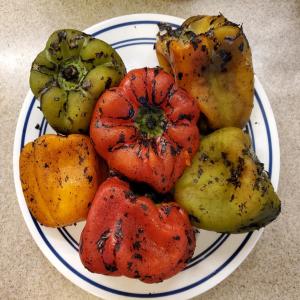 Roasted Peppers: How to Roast a Pepper on a Gas Range_image