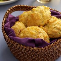 Cornmeal-Chive Drop Biscuits_image
