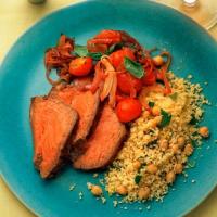 Roast Beef with Tomato and Basil Sauce_image