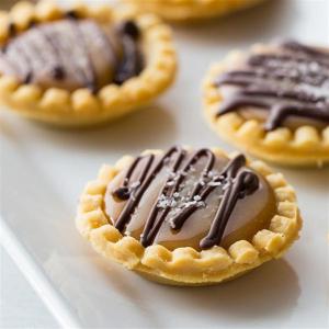 Mini Salted Caramel Chocolate Pies_image