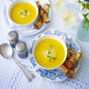Roast carrot soup with pancetta croutons_image
