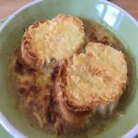 Cheesy French Bread Onion Soup_image