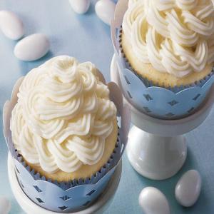 Double Almond Wedding Cupcakes_image