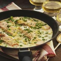 Creamy Salmon with Dill and Peas_image