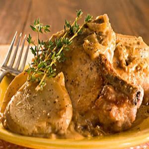 Old Fashioned Smothered Pork Chops and Potatoes_image