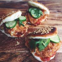Spicy Fried Chicken Katsu Toasted Sesame Steamed Buns_image