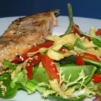 Grilled Salmon, Snap Peas and Spring Mix Salad with Chow Mein Noodles_image