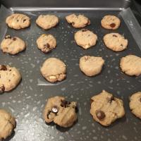 Gluten-Free Chocolate Chip Cookies Recipe image