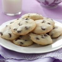 Kris Humphries' Mom's Small Chocolate Chip Butter Cookies_image