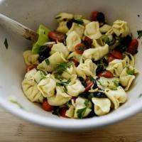 Tortellini Salad with Artichokes, Tomatoes, and Olives_image