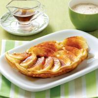 Puffy Cinnamon-Apple Omelet image