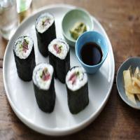 Quick and easy sushi maki (sushi rolls)_image