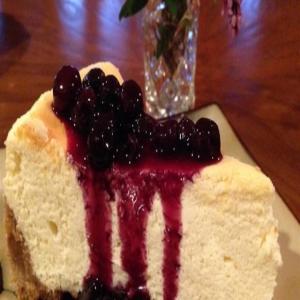 Lemon Souffle Cheesecake with Blueberry Topping_image