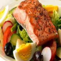 Grilled Salmon Niçoise Salad_image