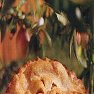 Spiced Peach Pie with Buttermilk Crust_image