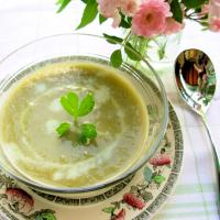 Chilled Summer Lettuce, Lovage and Garden Pea Soup image