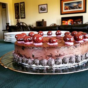 Chocolate Cherry Truffle Cheesecake_image