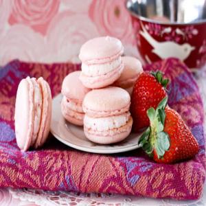 Strawberries and Cream French Macarons Recipe - (4.5/5)_image