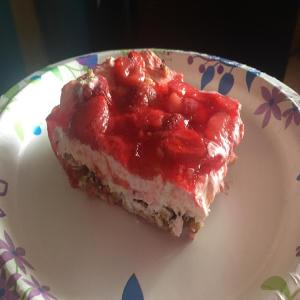 Strawberry Pretzel Salad_image