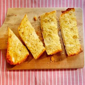 Buttery Garlic Bread Recipe_image