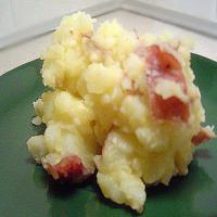 Crushed Red Potatoes with Garlic_image