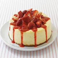 Creamy Cheesecake with Strawberry Sauce_image