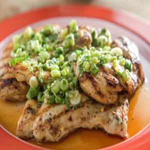Grilled Chicken Thighs with Ginger Scallion Sauce_image