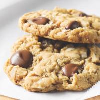 Becel® Oatmeal Chocolate Chip Cookies image