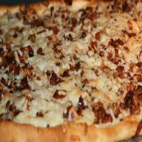 Caramelized Onion and Crispy Pancetta Pizza_image