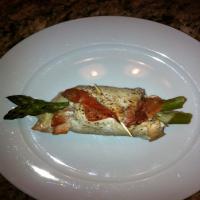 Cheesy Chicken and Asparagus Bundles image