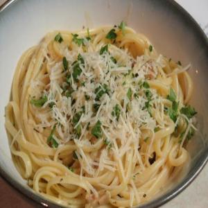 Old-fashioned Linguine with White Clam Sauce_image