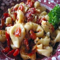Mikey's Cheese Tortellini With Roasted Red Pepper Sauce_image