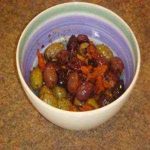 Citrus-Spiced Mixed Olives_image