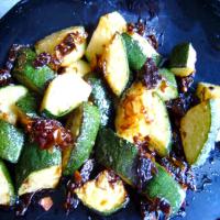 Zucchini With Sun-Dried Tomatoes_image