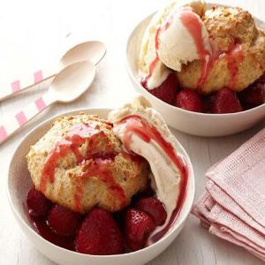 Strawberry Shortcake Sundaes_image