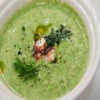 Cream of Spinach Soup with Grilled Octopus_image